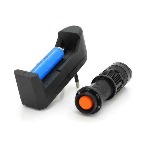 Ліхтар ручний Watton WT-304, 1LED CREE Q5, 3W, 3 режими + Zoom, АА / 1300mah, Black, IP40, СЗУ, 92х26х26мм, BOX