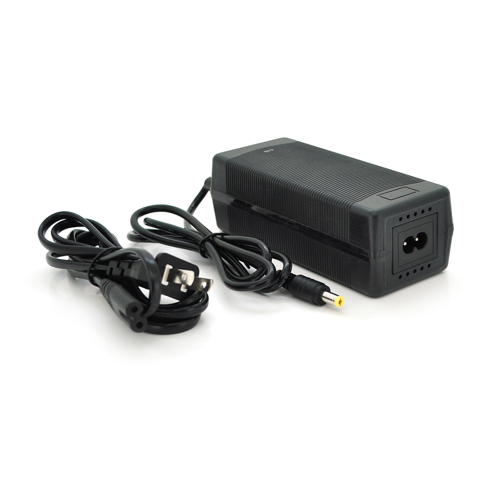 Зарядний пристрій QiSuo QS-SJT-65E для Li-Ion акумуляторів 12V (12,6V / 3S) 5A pin5.5x2.1, + переходнік, BOX