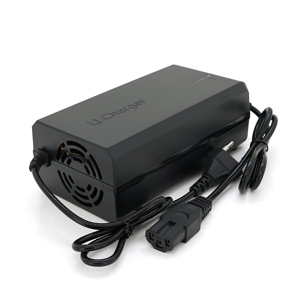 Зарядний пристрій Jinyi для акумуляторів LiFePo4 72V(87,6V),24S,6A,штекер Triangle plug (T-tipe / IEC / C13 N+L-), з індикацією,BOX