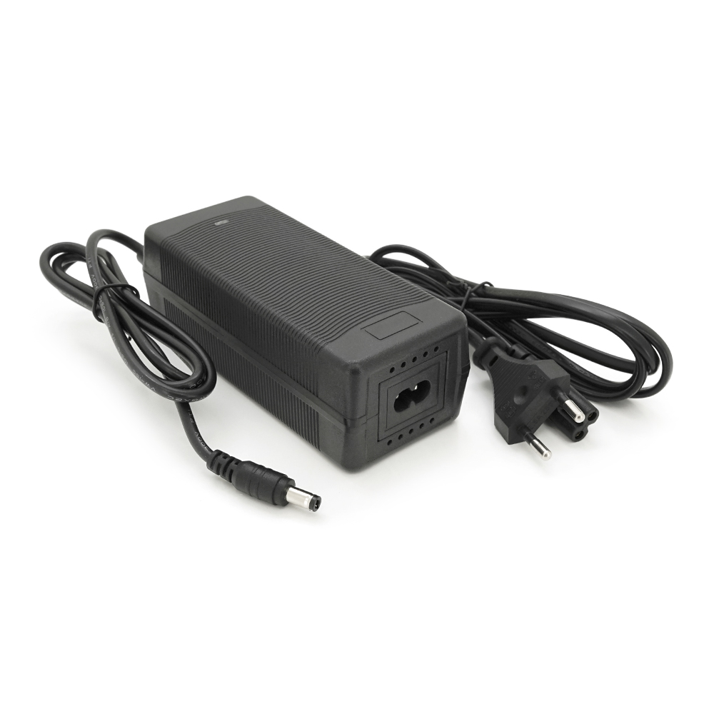 Зарядний пристрій для акумуляторів Li-ion 25,2V,6S,3A,штекер 5,5, 135х55х45мм