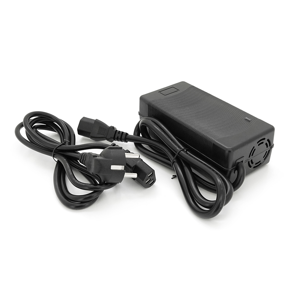 Зарядний пристрій для акумуляторів Li-ion 16,8V,4S,15A, штекер Triangle plug (T-tipe / IEC / C13 N+L-), 135x55x45mm