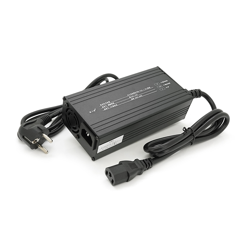 Зарядний пристрій акумуляторів LiFePO4 12V (14.6V), 4S, 10A, штекер Triangle plug (T-tipe / C13 / IEC). LED-індикація, 137x90x50mm