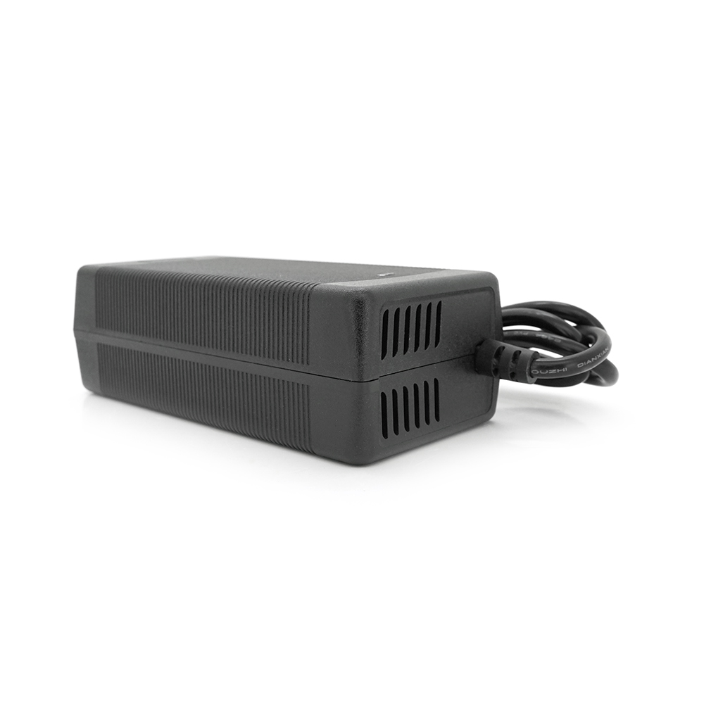 Зарядний пристрій акумуляторів LiFePO4 12V (14.6V), 4S,10A, штекер GX16, з індикацією, 133х67х45mm, 0.3kg