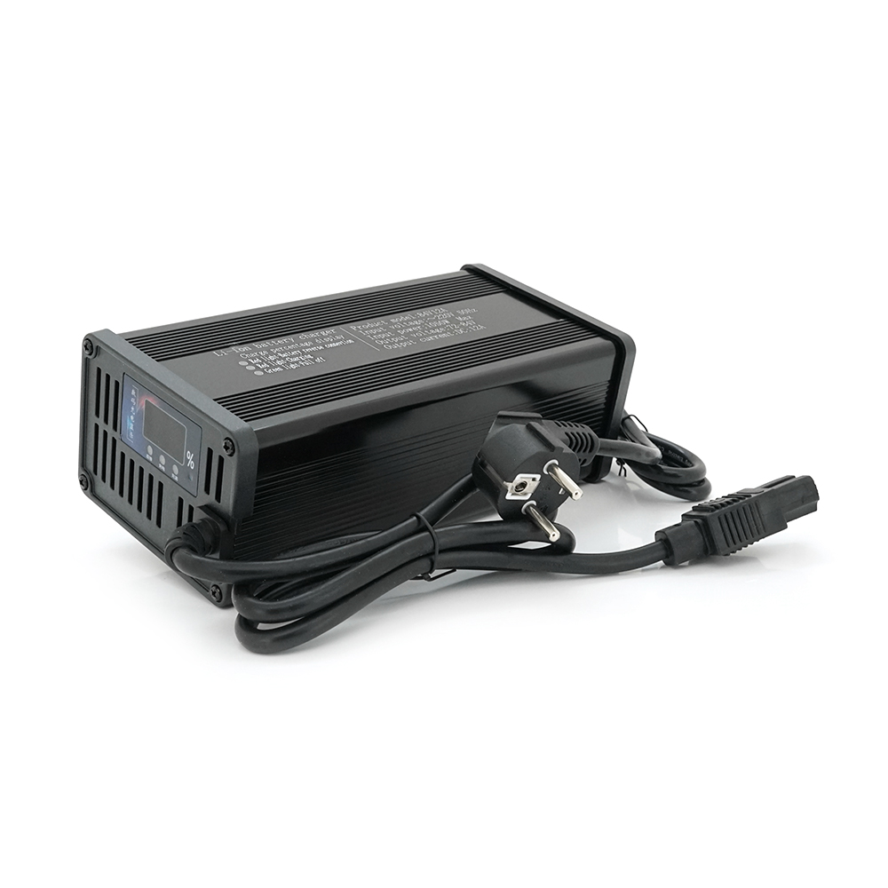 Зарядний пристрій для акумуляторів Li-ion 72V(84V),20S,12A, штекер Triangle plug (T-tipe / IEC / C13 N+L-), 185x88x60mm