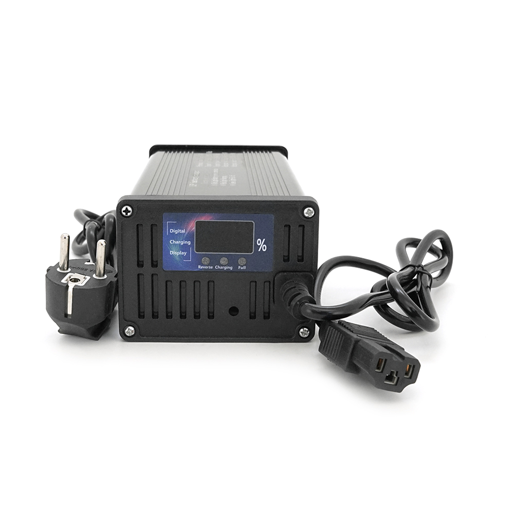 Зарядний пристрій для акумуляторів LiFePo4 48V(58,4V),16S,12A, штекер Triangle plug (T-tipe / C13 / IEC). індикація, 220х122х86mm, 1.5kg